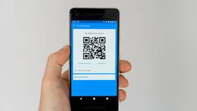 Как проверить QR-код с телефона в Глория Джинс