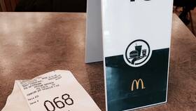 Сколько ждать в McDonald's: время ожидания заказа в Глория Джинс